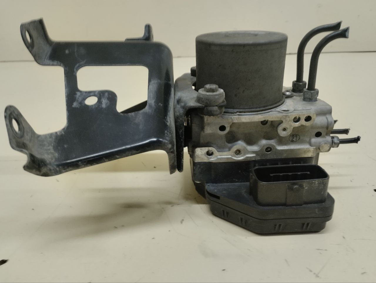 Блок ABS (насос) Lexus RX 350 /450h (XL10) 2009-2015 Блок ABS (насос) Lexus RX 350 /450h (XL10) 2009-2015