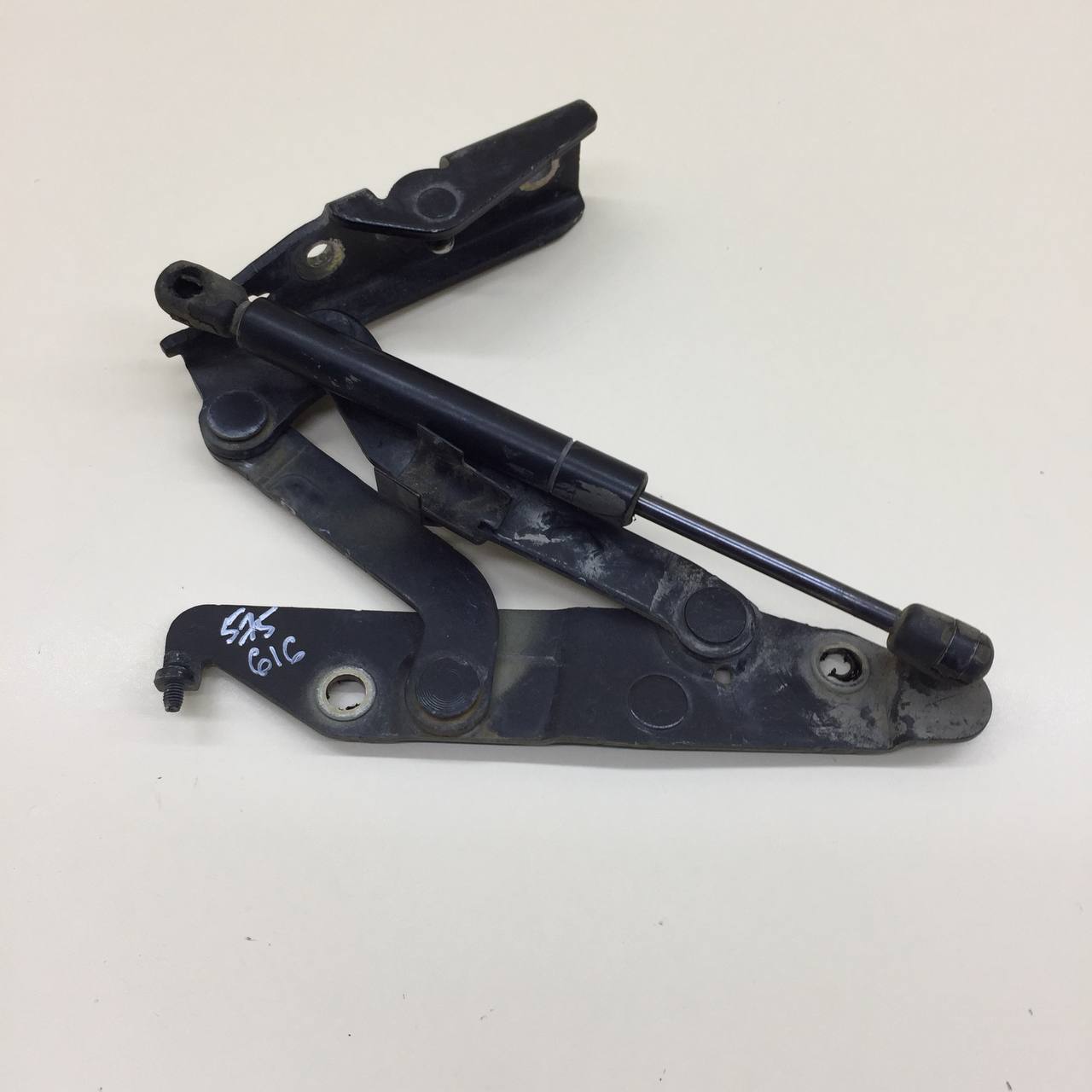 Петля крышки багажника Nissan Primera (P12) 2002-2007
