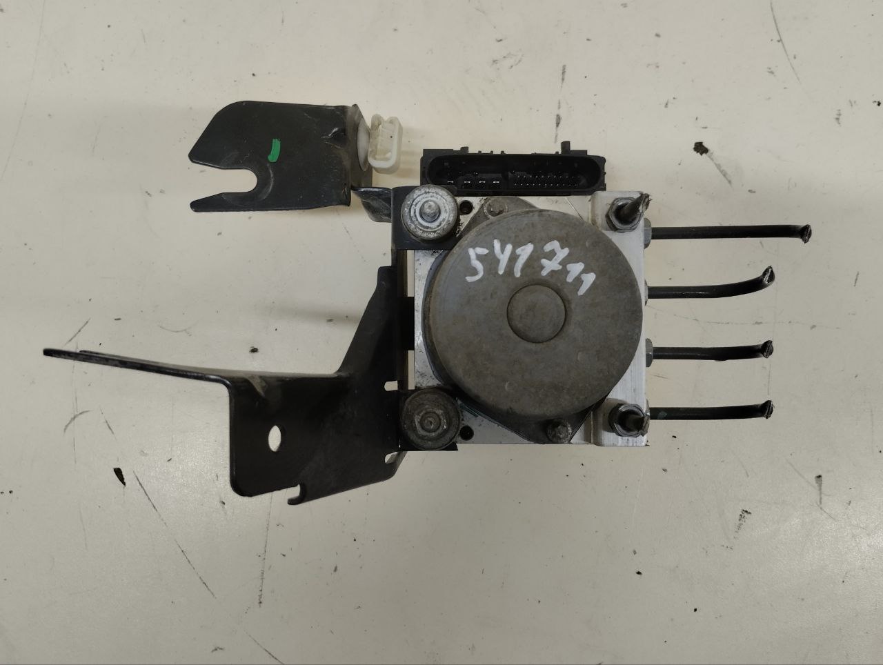 Блок ABS (насос) Nissan Almera 3 (G11, G15) 2012> Блок ABS (насос) Nissan Almera 3 (G11, G15) 2012>