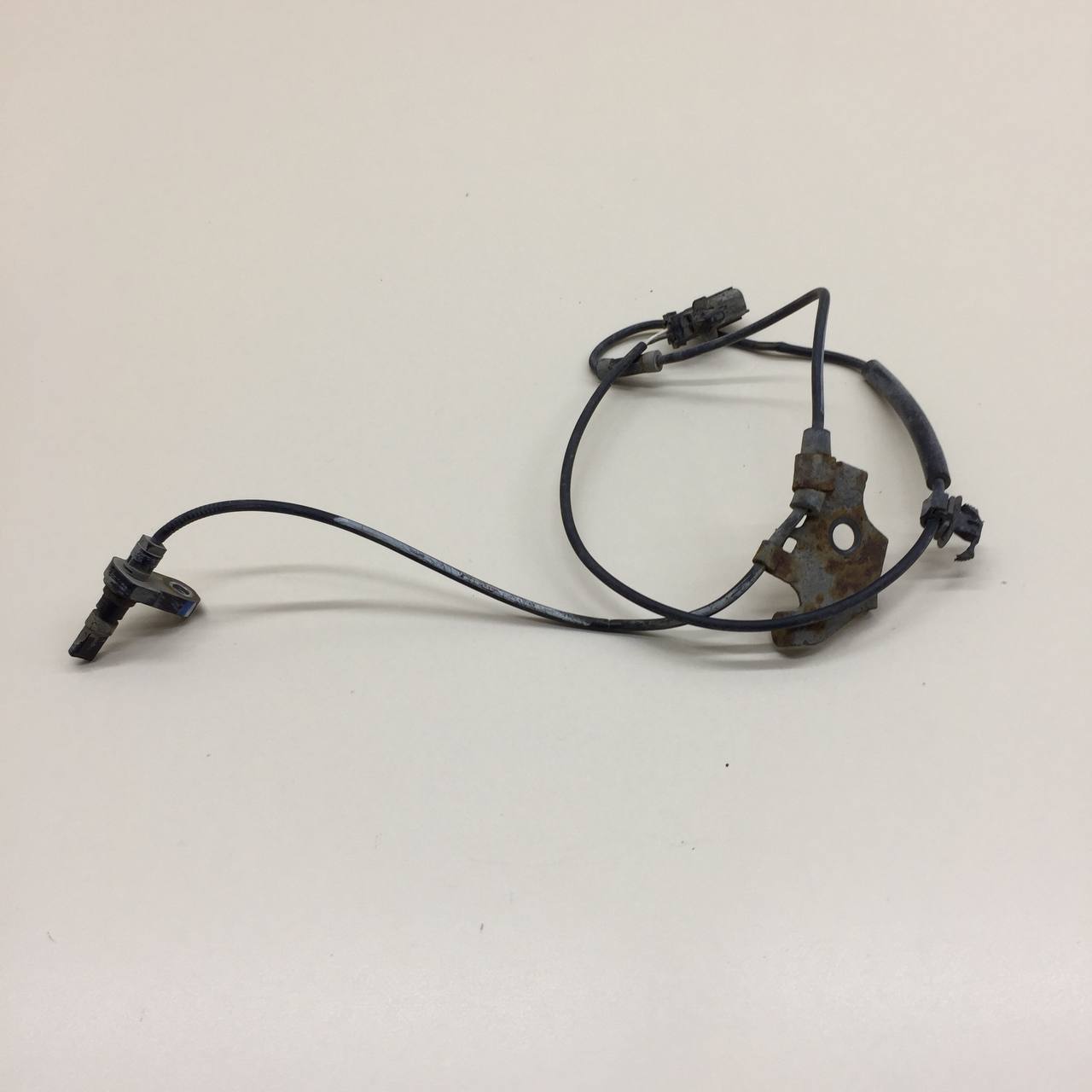 Датчик ABS передний левый Toyota Auris (E150) 2006-2012