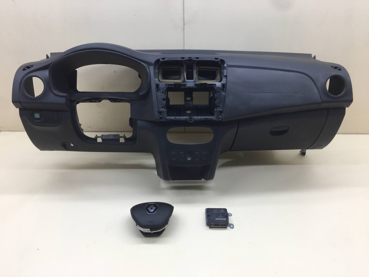 Подушка безопасности (комплект) Renault Logan (2) 2014> Подушка безопасности (комплект) Renault Logan (2) 2014>