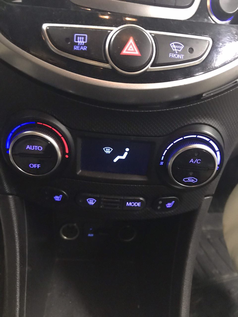 Блок кнопок Hyundai Solaris (RB) 2010-2017 Блок кнопок Hyundai Solaris (RB) 2010-2017