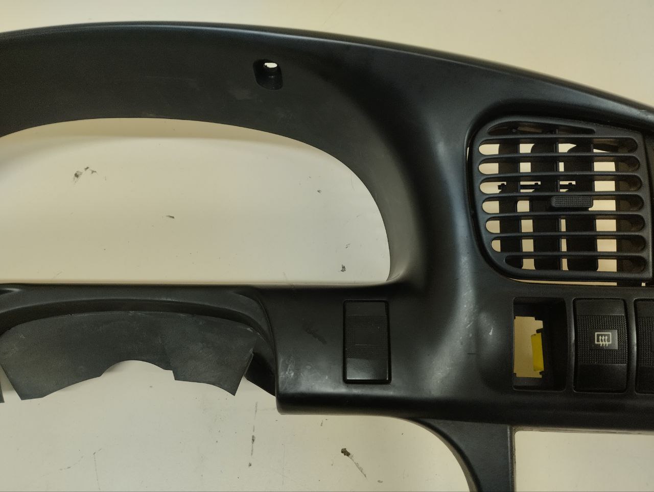 Накладка торпедо Kia Spectra (SD) 2004-2011 Накладка торпедо Kia Spectra (SD) 2004-2011