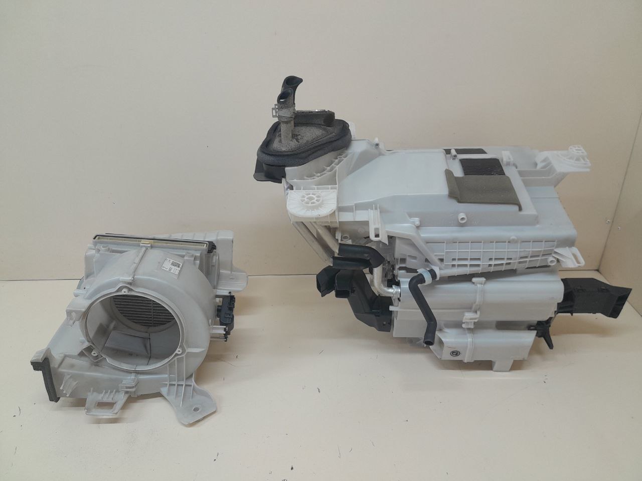 Корпус отопителя Mazda Mazda 3 (BM) 2013-2016 Корпус отопителя Mazda Mazda 3 (BM) 2013-2016