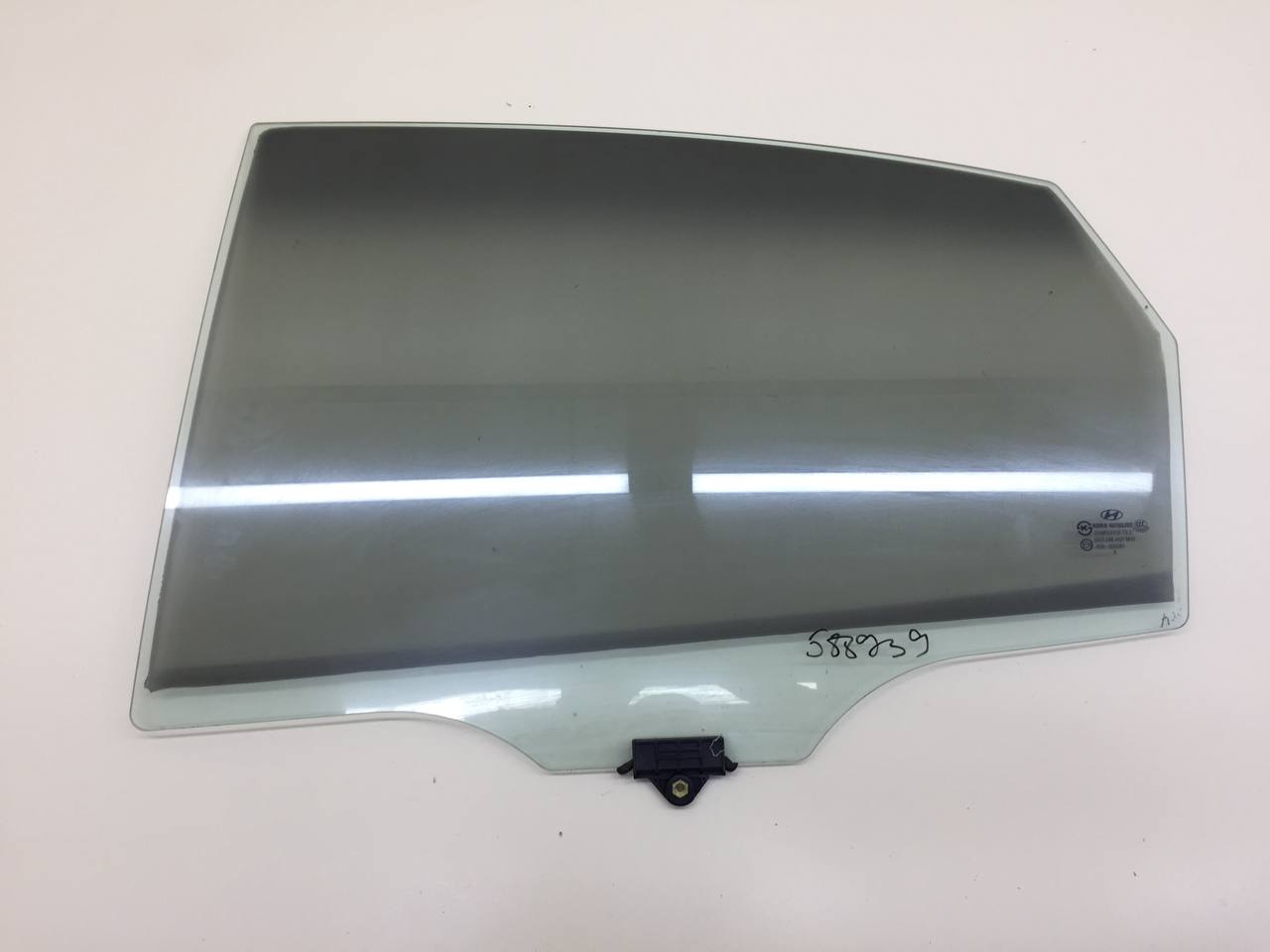 Стекло двери задней левой Hyundai Elantra (HD) 2006-2010