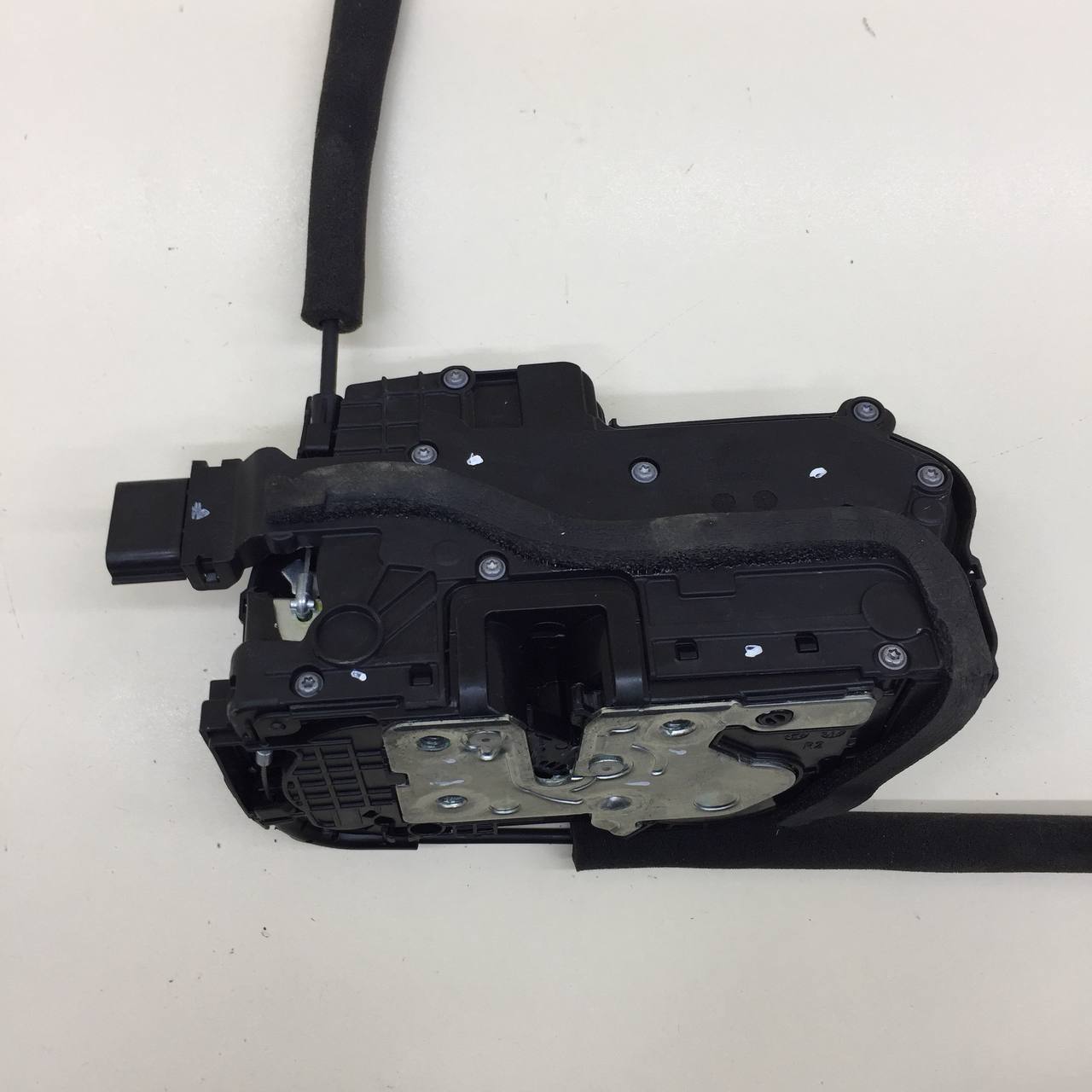 Замок двери передней правой EXEED RX 2022>