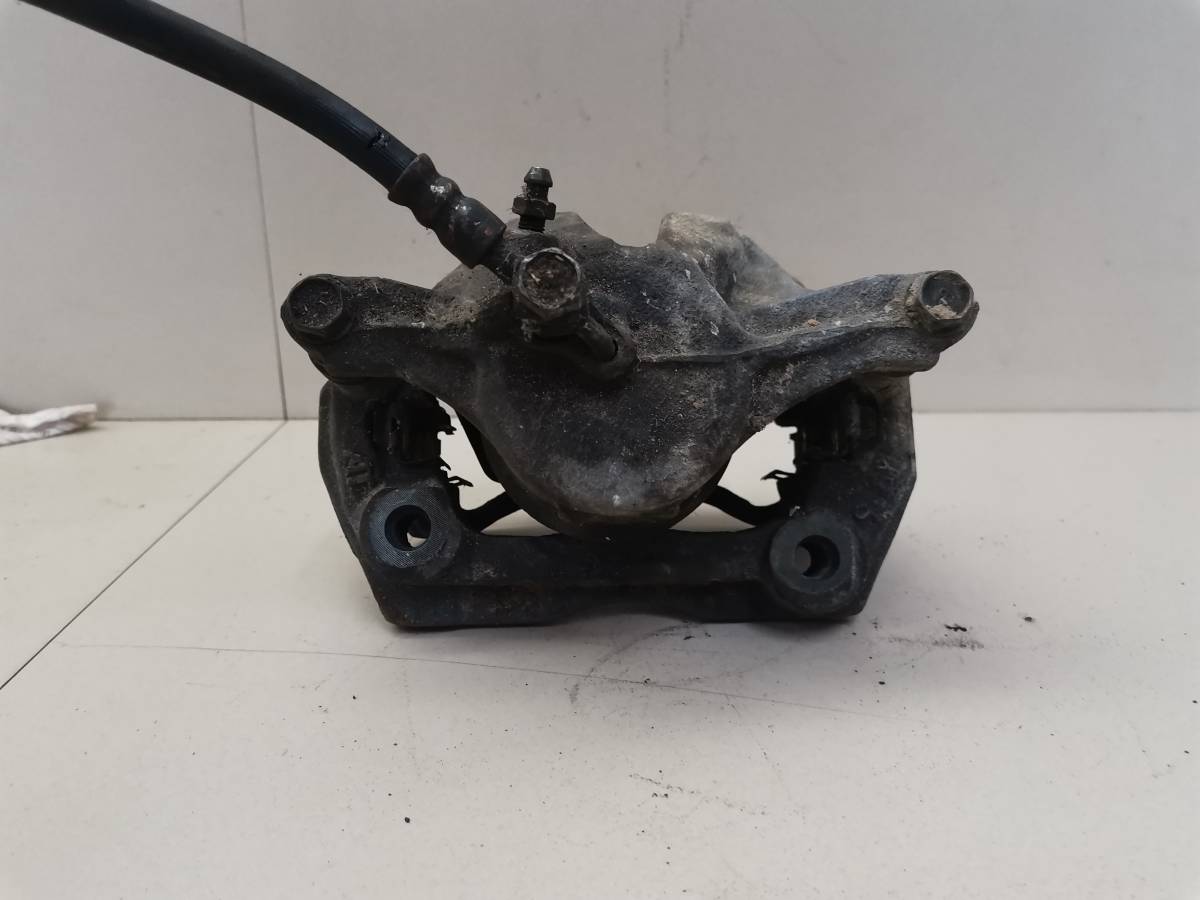 Суппорт передний правый Toyota Altezza (XE10) 1998-2005 Суппорт передний правый Toyota Altezza (XE10) 1998-2005