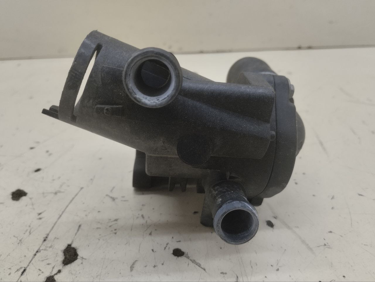 Корпус термостата Volkswagen Golf 6 (5K) 2009-2013