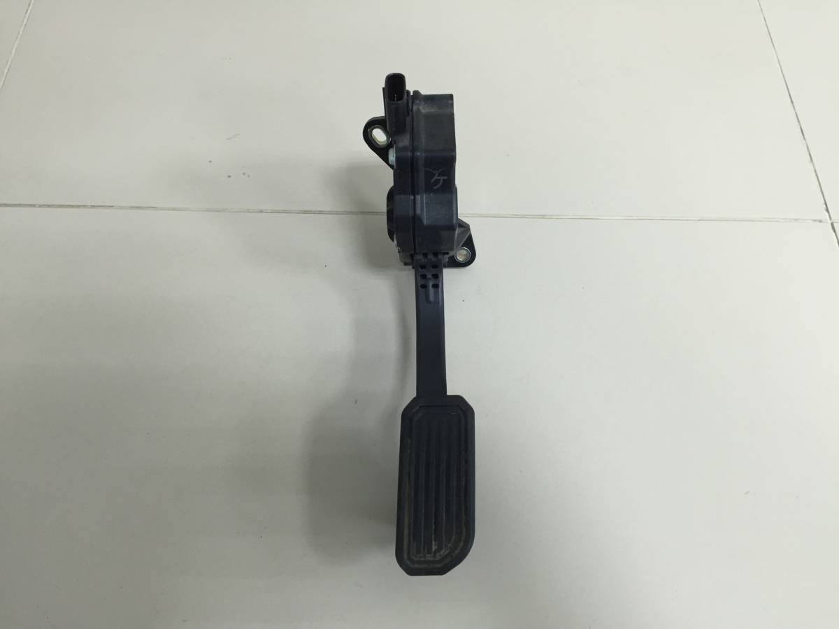 Педаль газа Toyota Corolla E150 2006-2013