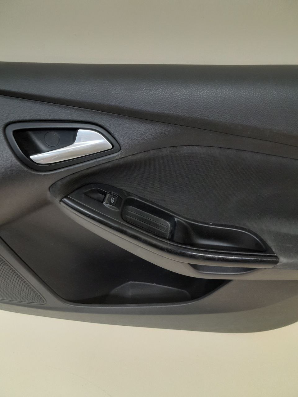 Обшивка двери передней правой Ford Focus 3 2011>