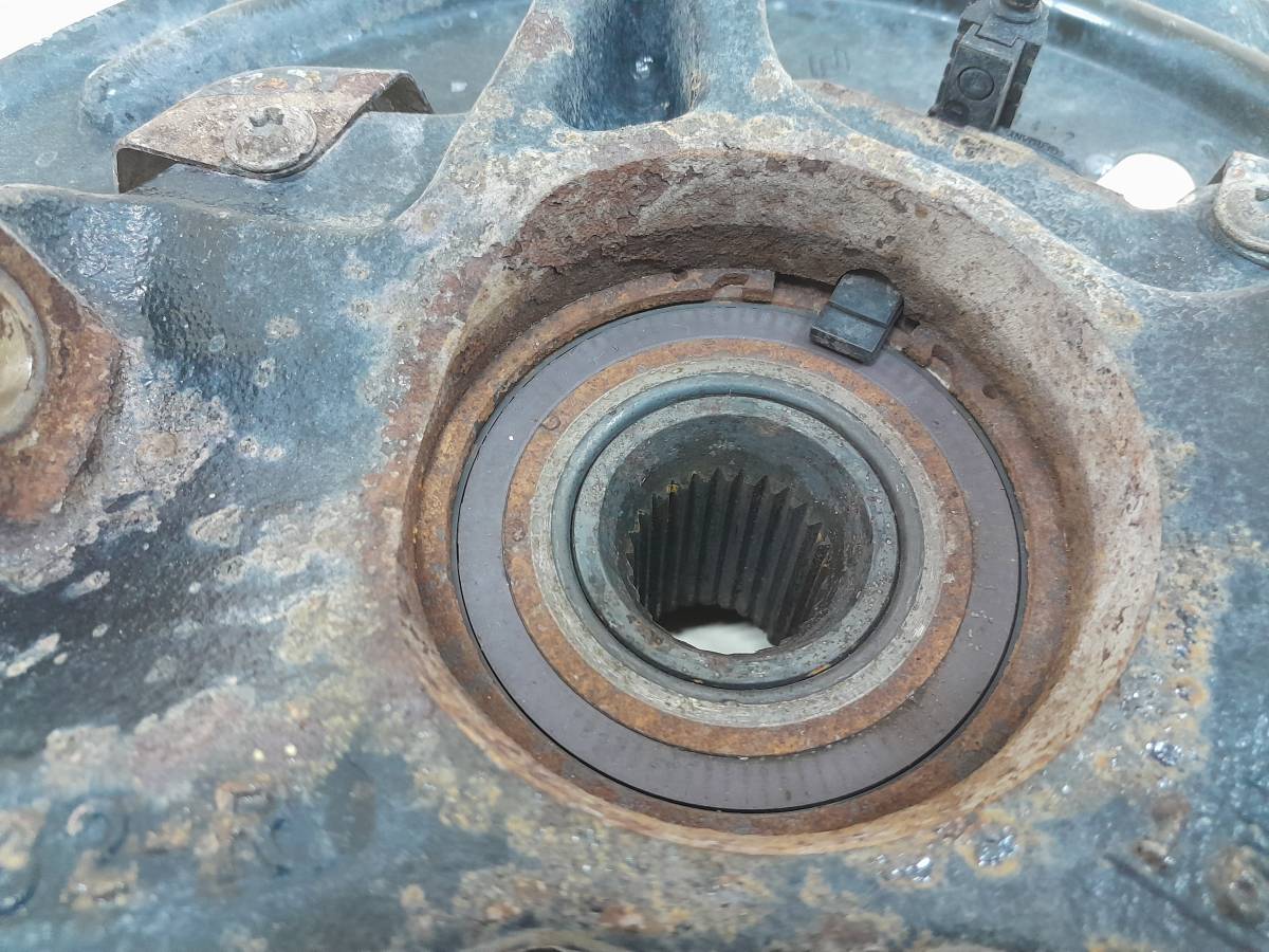 Кулак поворотный передний левый Renault Megane (3) 2009-2016