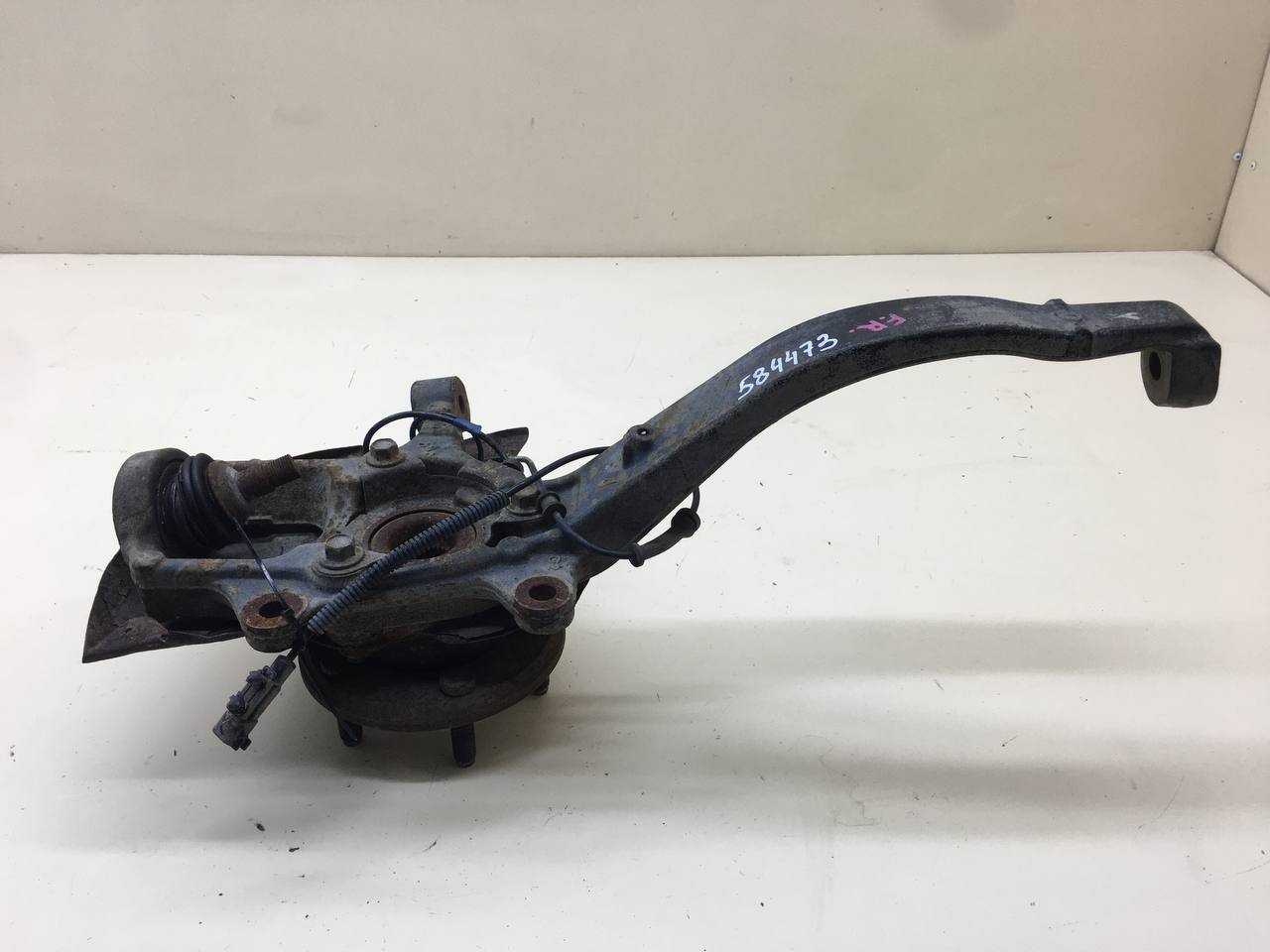 Кулак поворотный передний правый Jeep Grand Cherokee (WK2) 2010>