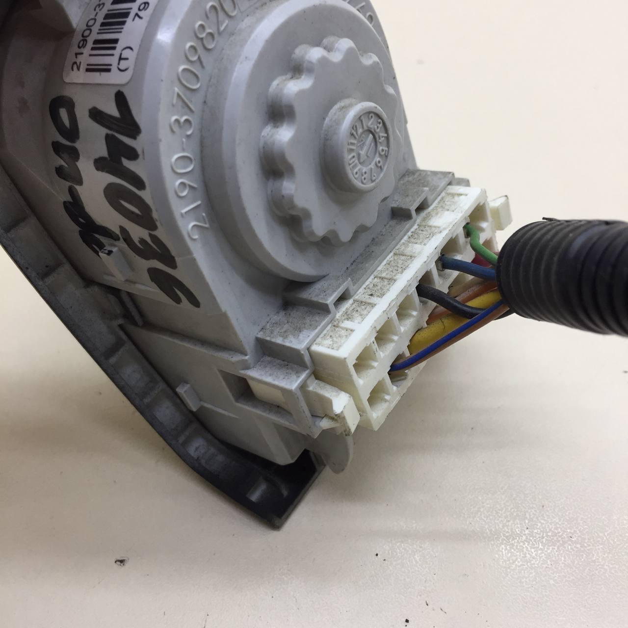 Переключатель света фар Lada Granta 2011>