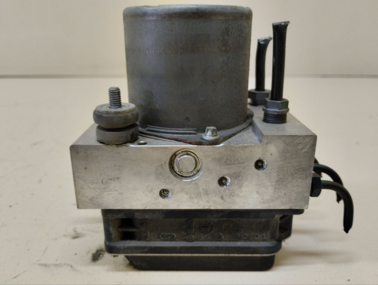 Блок ABS (насос) Land Rover Discovery 3 (L319) 2004-2009 Блок ABS (насос) Land Rover Discovery 3 (L319) 2004-2009
