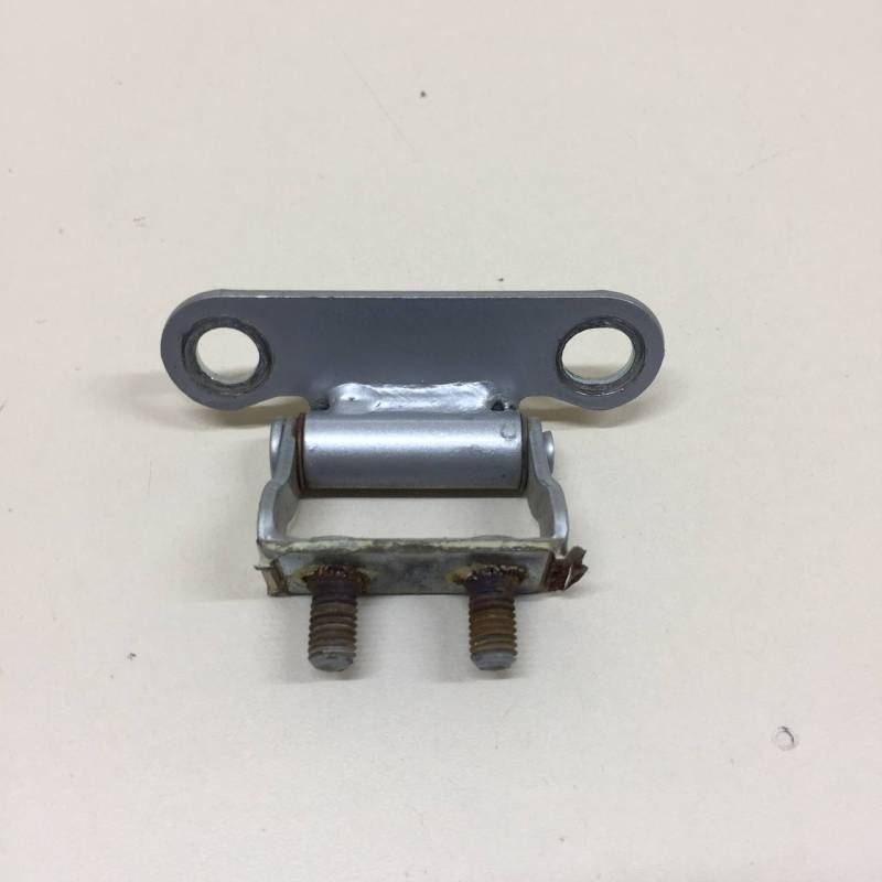 Петля двери багажника Toyota Auris (E150) 2006-2012