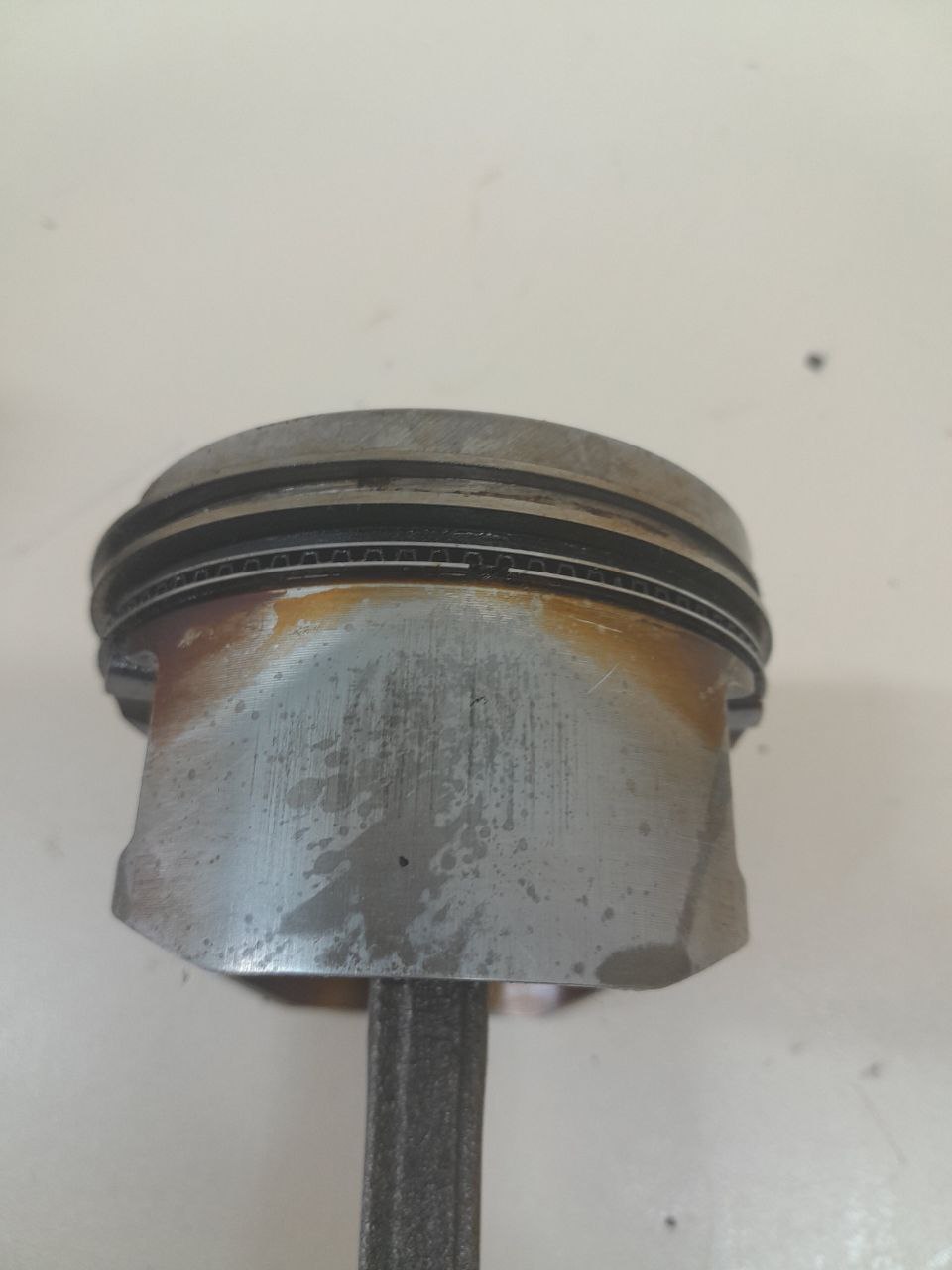 Поршень с шатуном Nissan Almera Classic (B10) 2006-2013 Поршень с шатуном Nissan Almera Classic (B10) 2006-2013