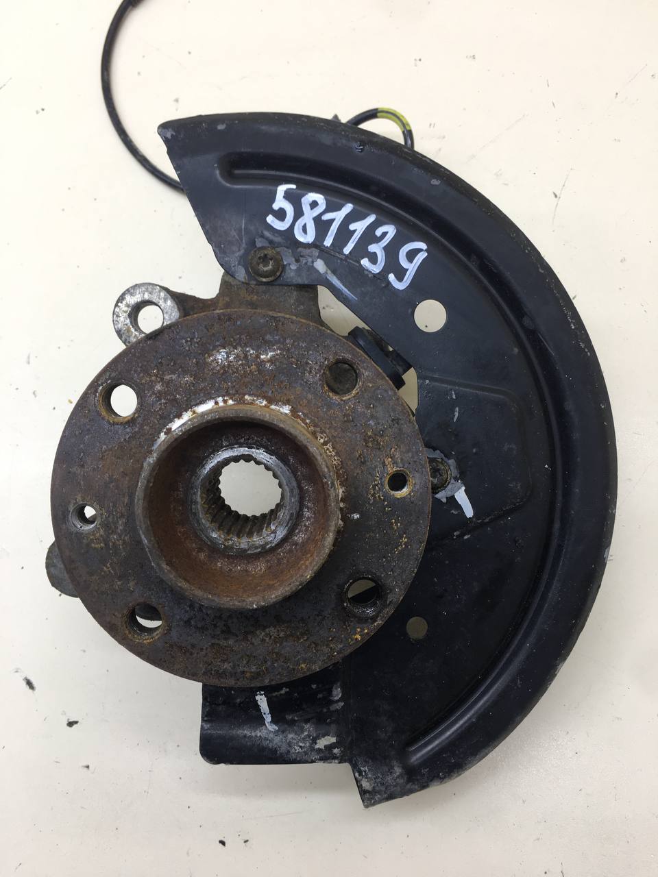 Кулак поворотный передний левый Renault Logan (2) 2014>