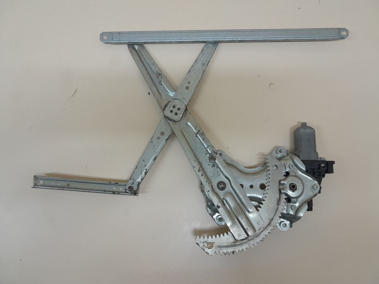 Стеклоподъемник электр. передний правый Mitsubishi Outlander (GF) 2012>