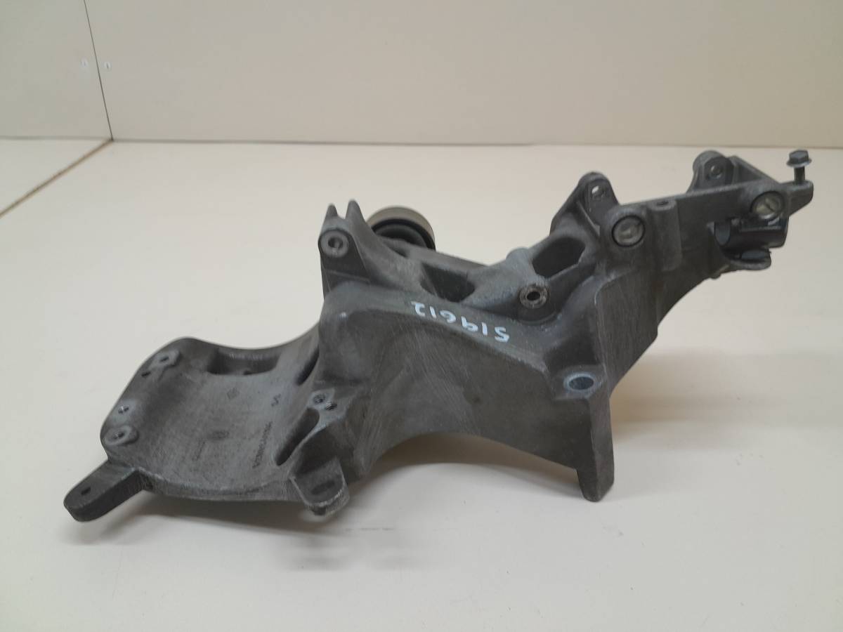 Кронштейн генератора Renault Sandero 2009-2014 Кронштейн генератора Renault Sandero 2009-2014