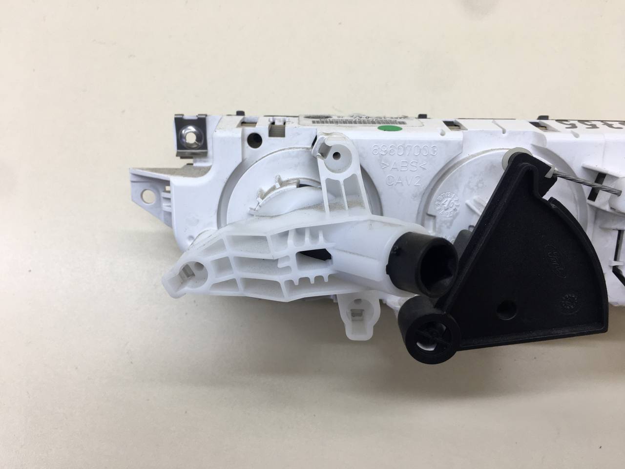 Блок управления отопителем Ford Focus 2 (DA) 2005-2008 Блок управления отопителем Ford Focus 2 (DA) 2005-2008