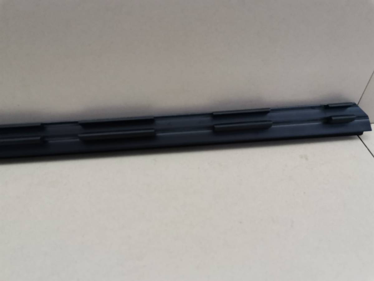 Уплотнитель стекла двери Nissan Teana J32 2008-2013
