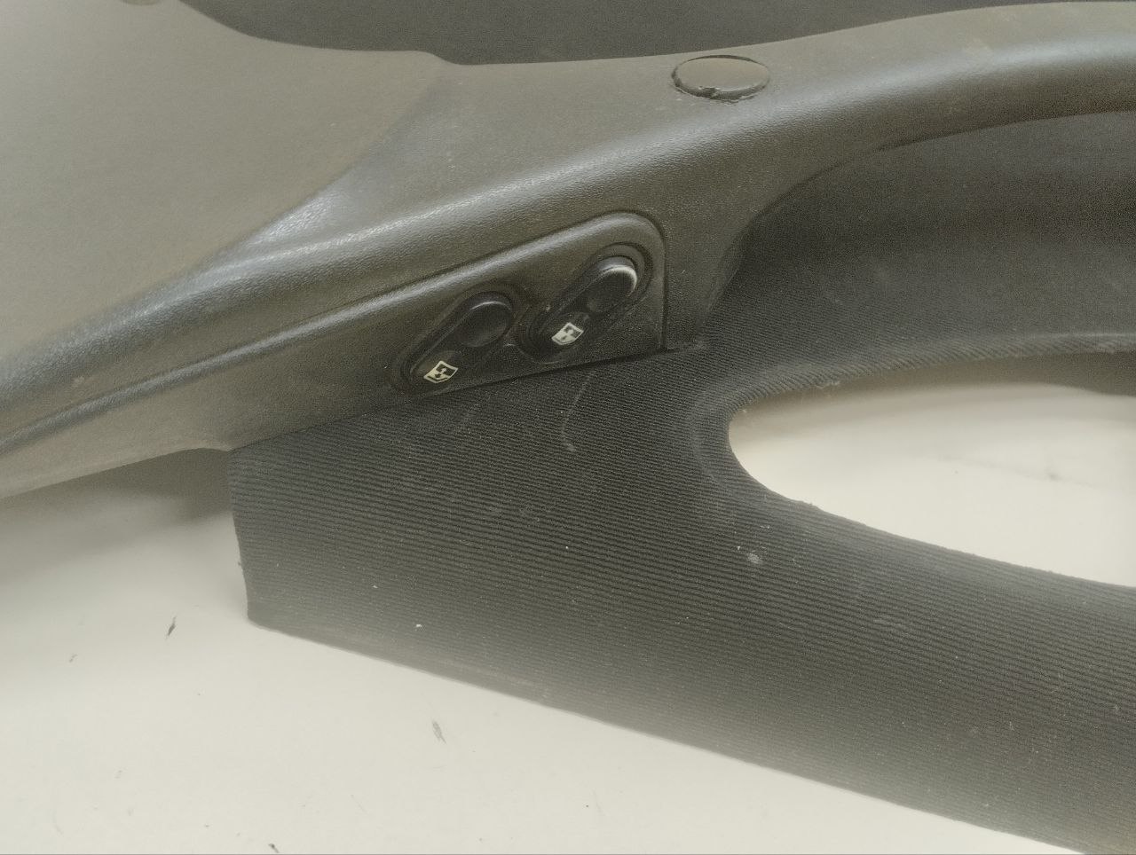 Обшивка двери передней левой Chevrolet Niva 2009-2020