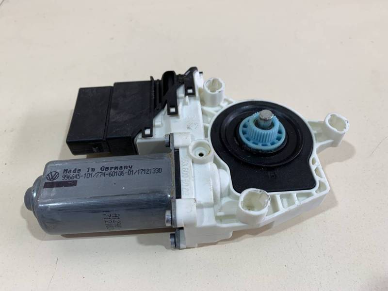 Моторчик стеклоподъемника Skoda Octavia (A5 1Z-) 2004-2013