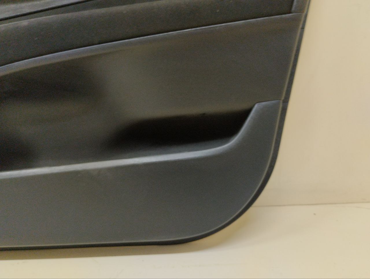 Обшивка двери передней правой Toyota Auris (E150) 2006-2012