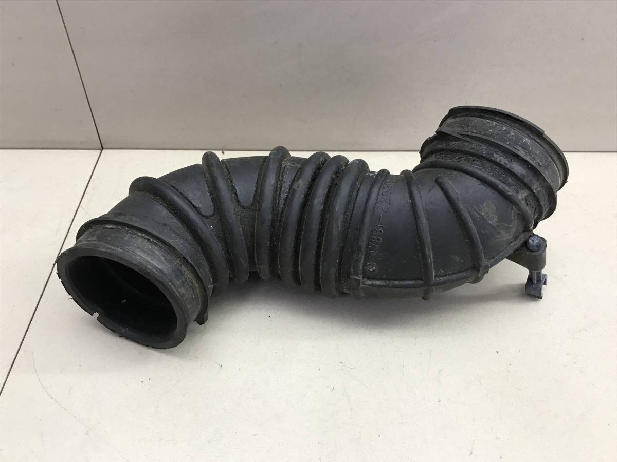 Патрубок воздушного фильтра Toyota Allex 2001-2006