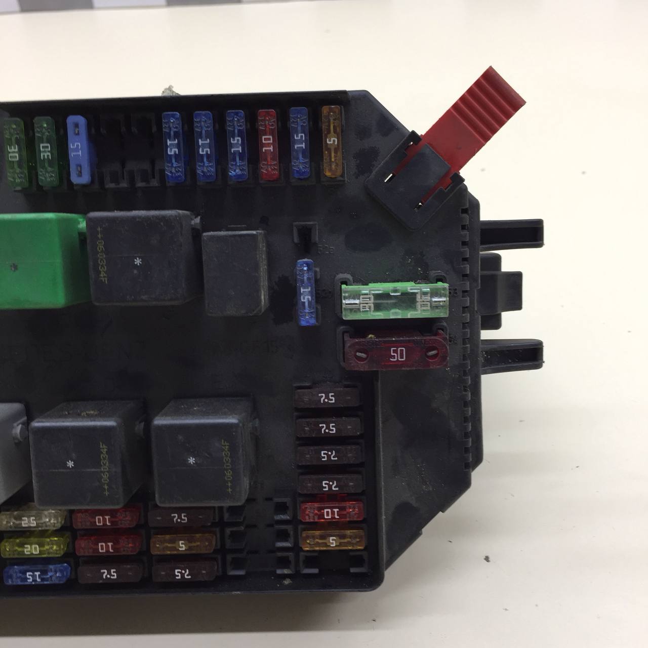 Блок предохранителей Mercedes-Benz S-Class (W221) 2005-2013