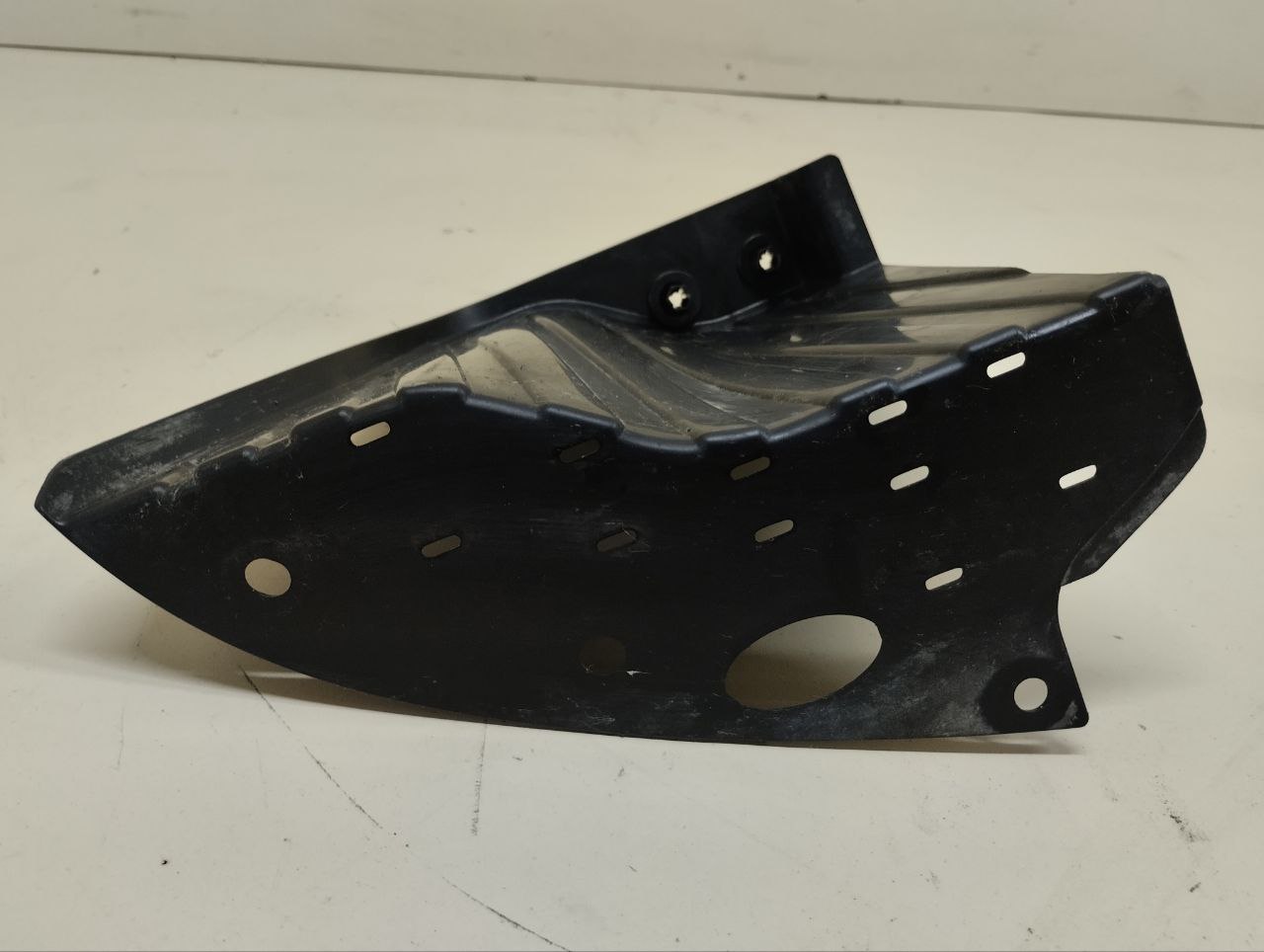 Накладка заднего бампера левая Kia Xceed 2019-2023