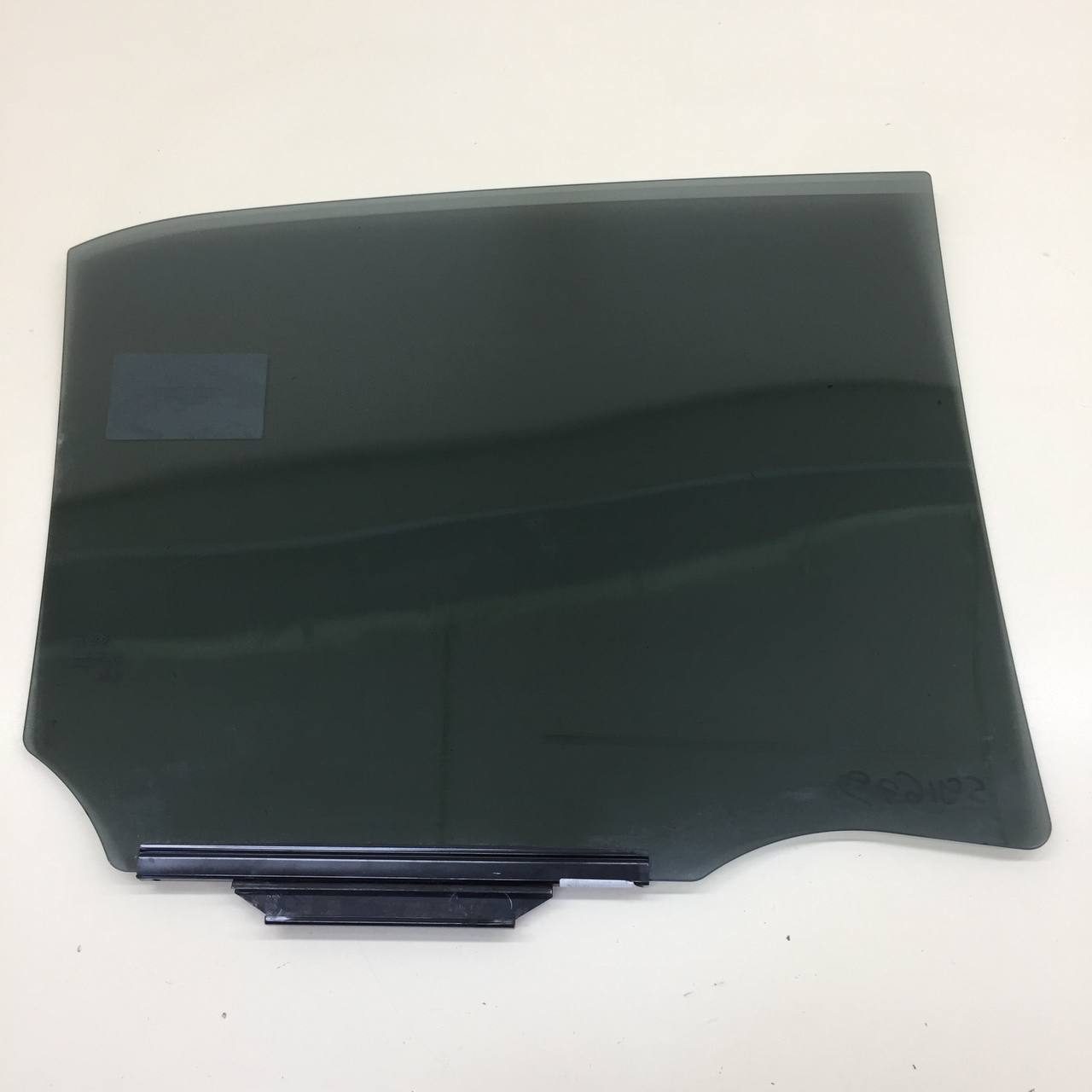 Стекло двери задней левой Kia Picanto (JA) 2017>