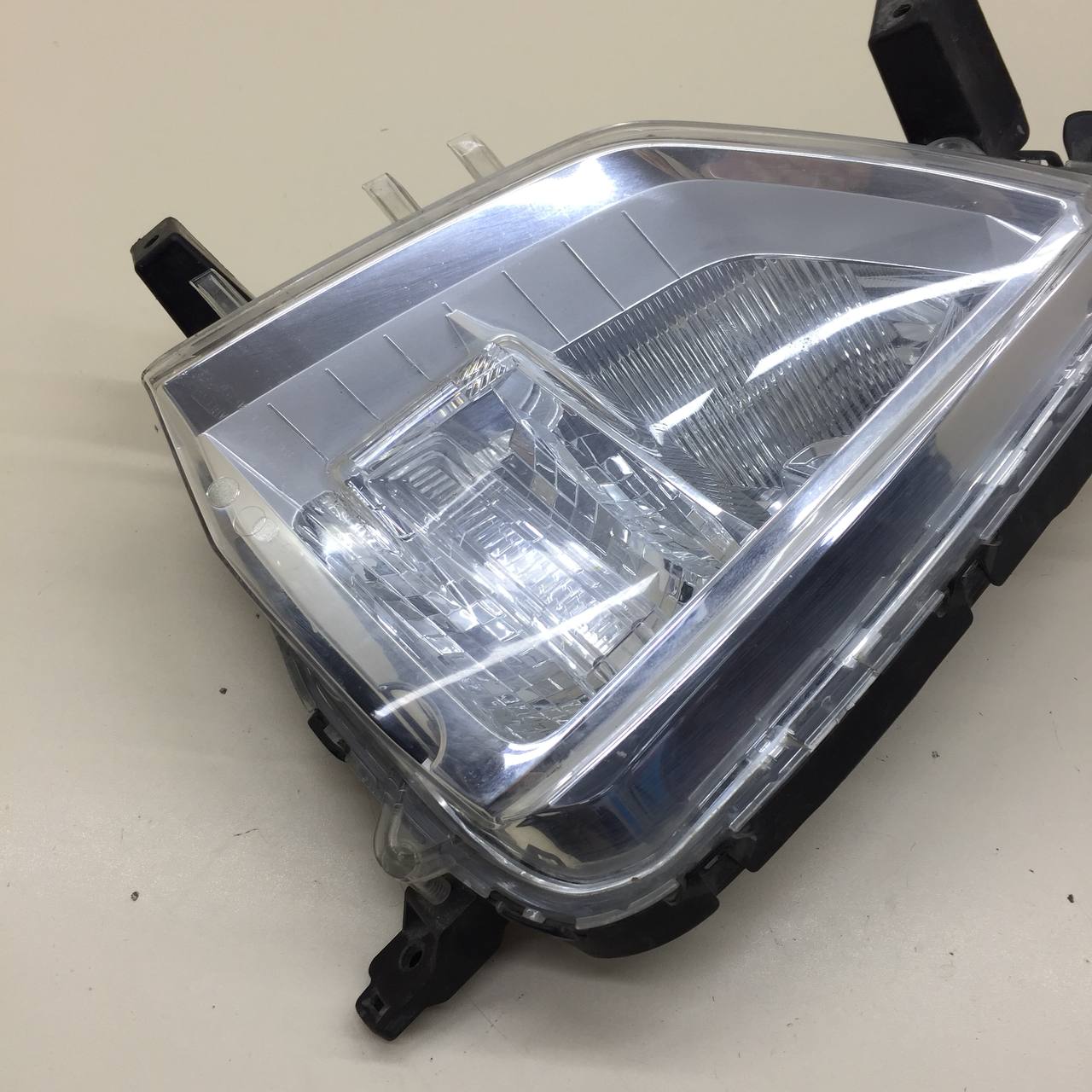 Фара противотуманная правая Mitsubishi Eclipse Cross 2017>