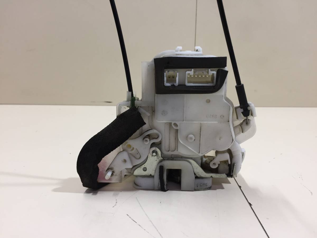 Замок двери задней левой Subaru Impreza (G12) 2007-2012