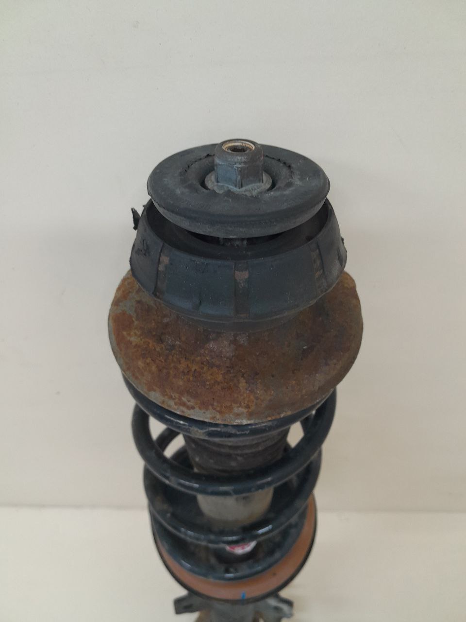 Амортизатор передний Renault Duster (HSA, HSM) 2012>