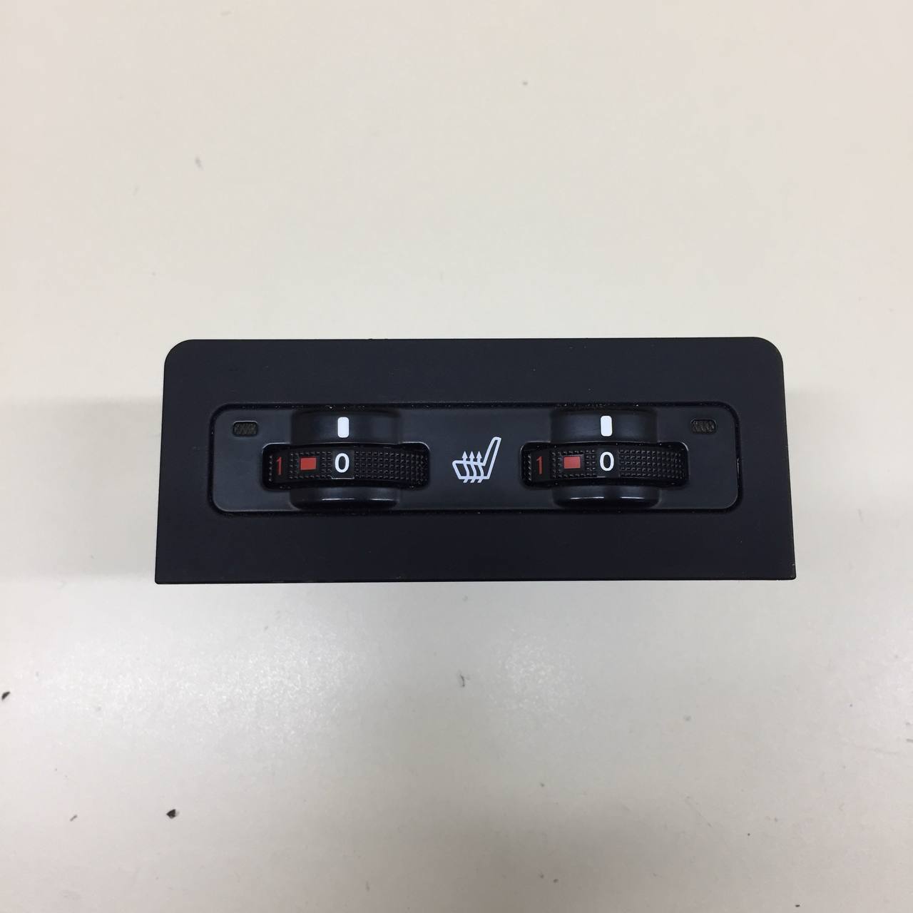 Кнопка обогрева сидений Lexus RX 350 /450h (XL10) 2009-2015