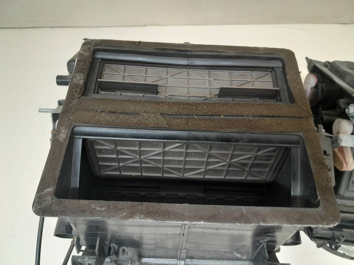 Корпус отопителя Nissan Almera (N16) 2000-2006 Корпус отопителя Nissan Almera (N16) 2000-2006