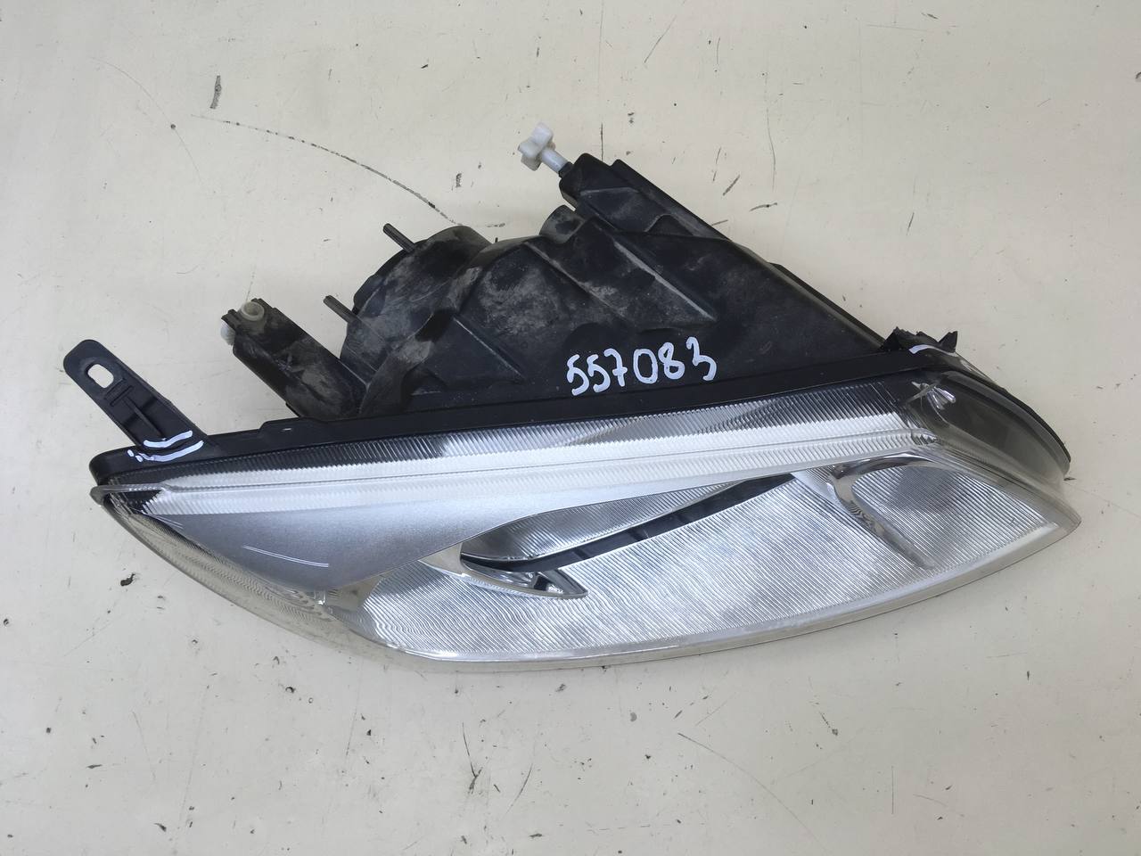 Фара правая Lada Granta 2011>