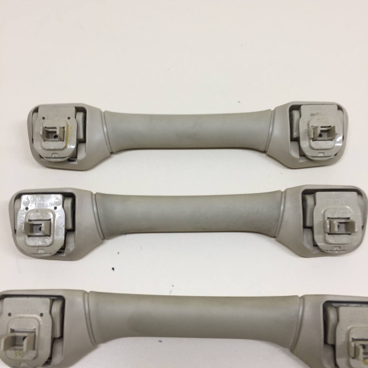 Ручка внутренняя потолочная Lexus RX 350 /450h (XL10) 2009-2015 Ручка внутренняя потолочная Lexus RX 350 /450h (XL10) 2009-2015