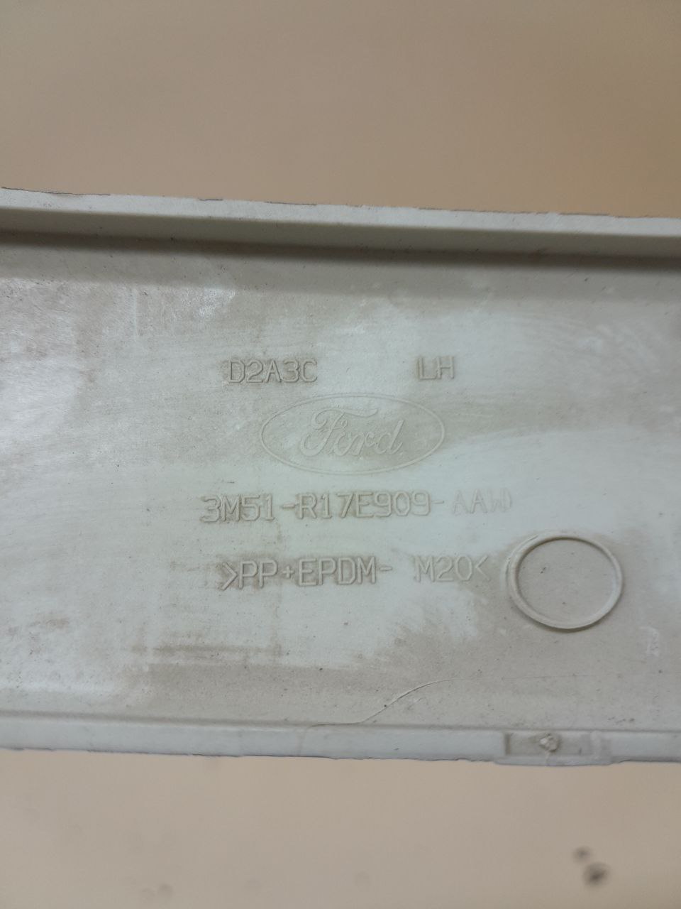 Накладка переднего бампера левая Ford C-MAX 2003-2010