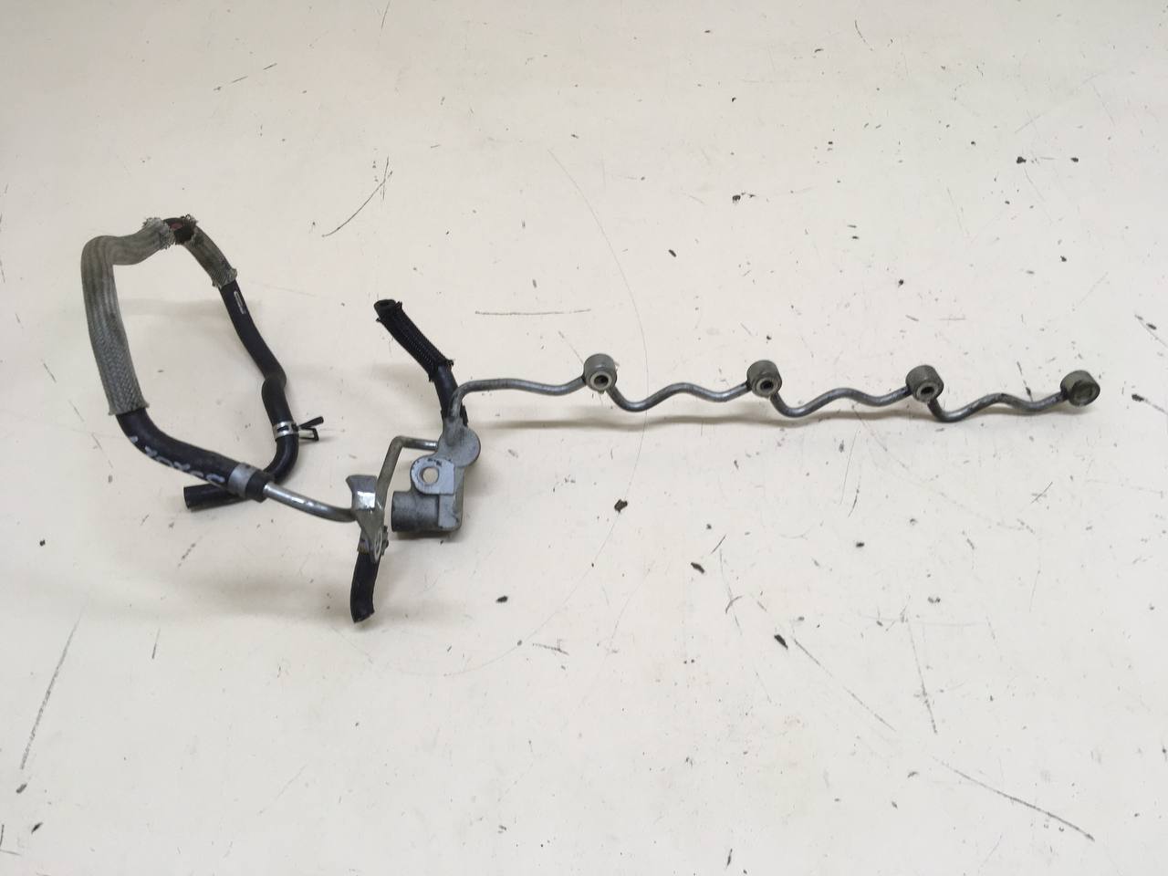Трубка топливная Toyota Rav 4 (XA40) 2013-2019 Трубка топливная Toyota Rav 4 (XA40) 2013-2019