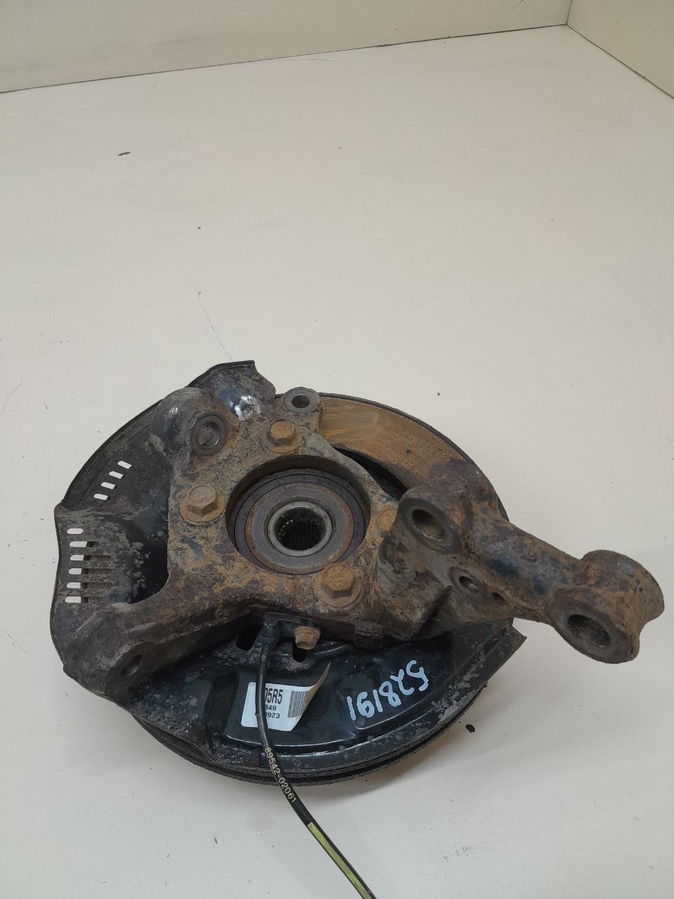 Кулак поворотный передний правый Toyota Auris (E150) 2006-2012 Кулак поворотный передний правый Toyota Auris (E150) 2006-2012