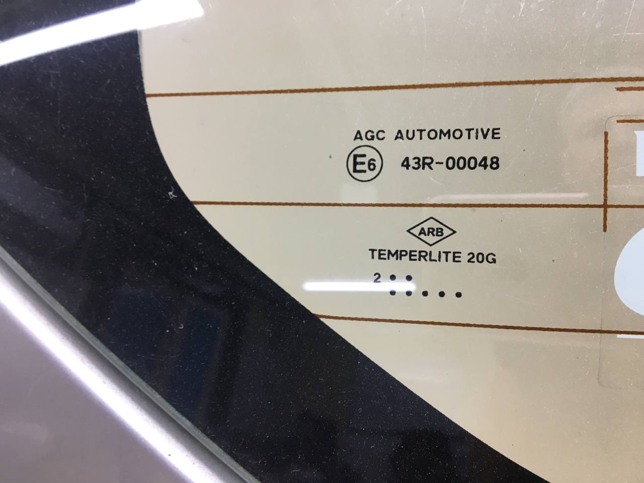 Дверь багажника со стеклом Renault Duster (HSA, HSM) 2012> Дверь багажника со стеклом Renault Duster (HSA, HSM) 2012>