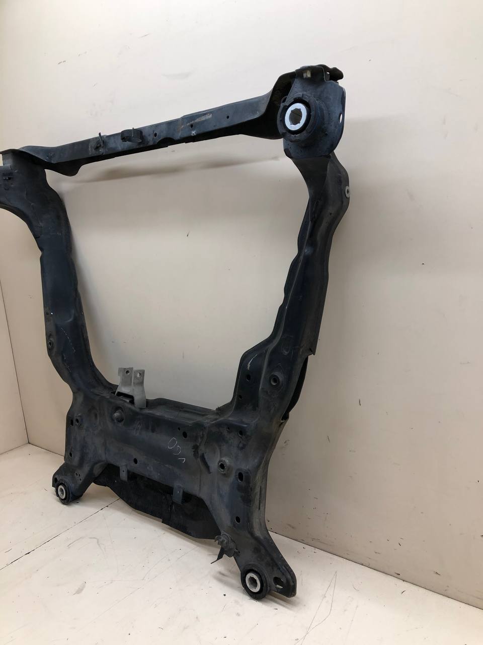Балка подмоторная Volvo V60 2010-2013