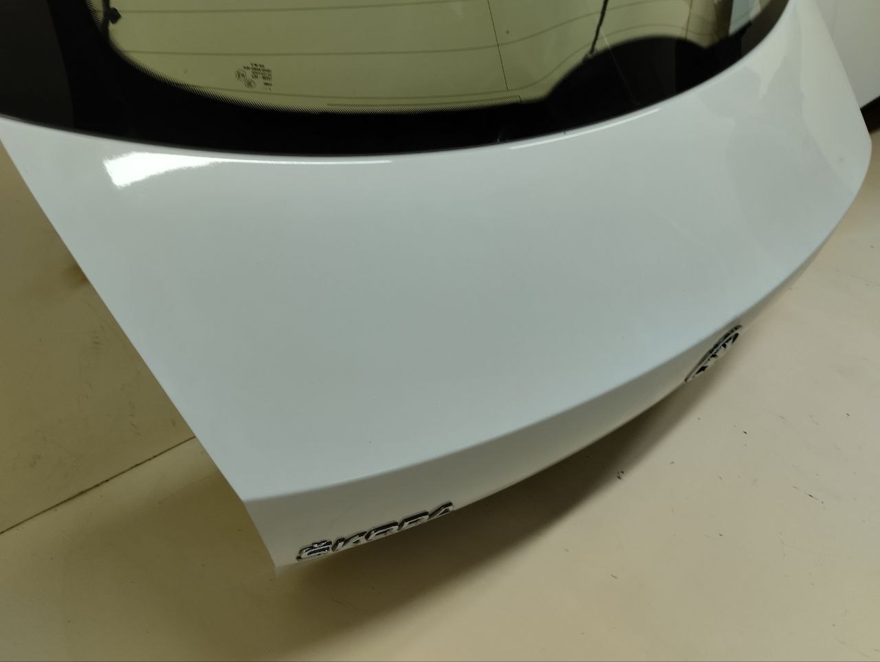Дверь багажника со стеклом Skoda Rapid 2012-2020 Дверь багажника со стеклом Skoda Rapid 2012-2020