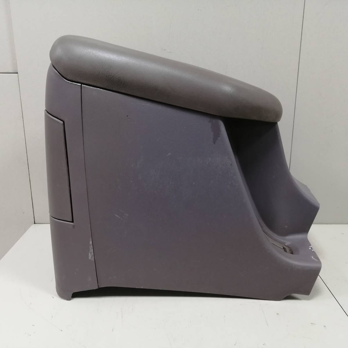 Подлокотник Great Wall H1 2005-2010