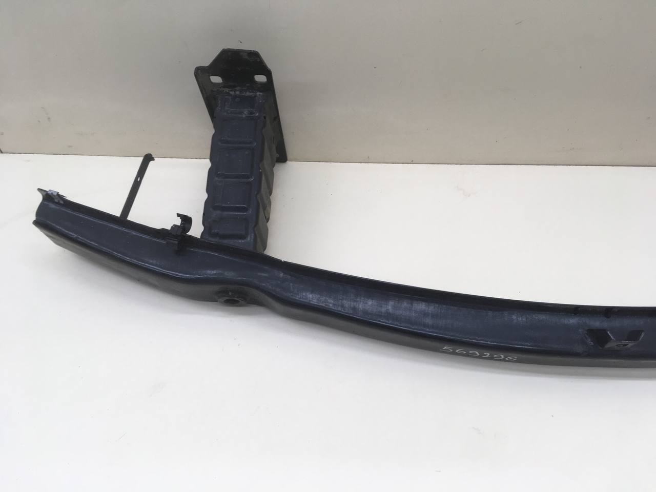 Усилитель переднего бампера BMW 3-series E90/E91 2005-2011