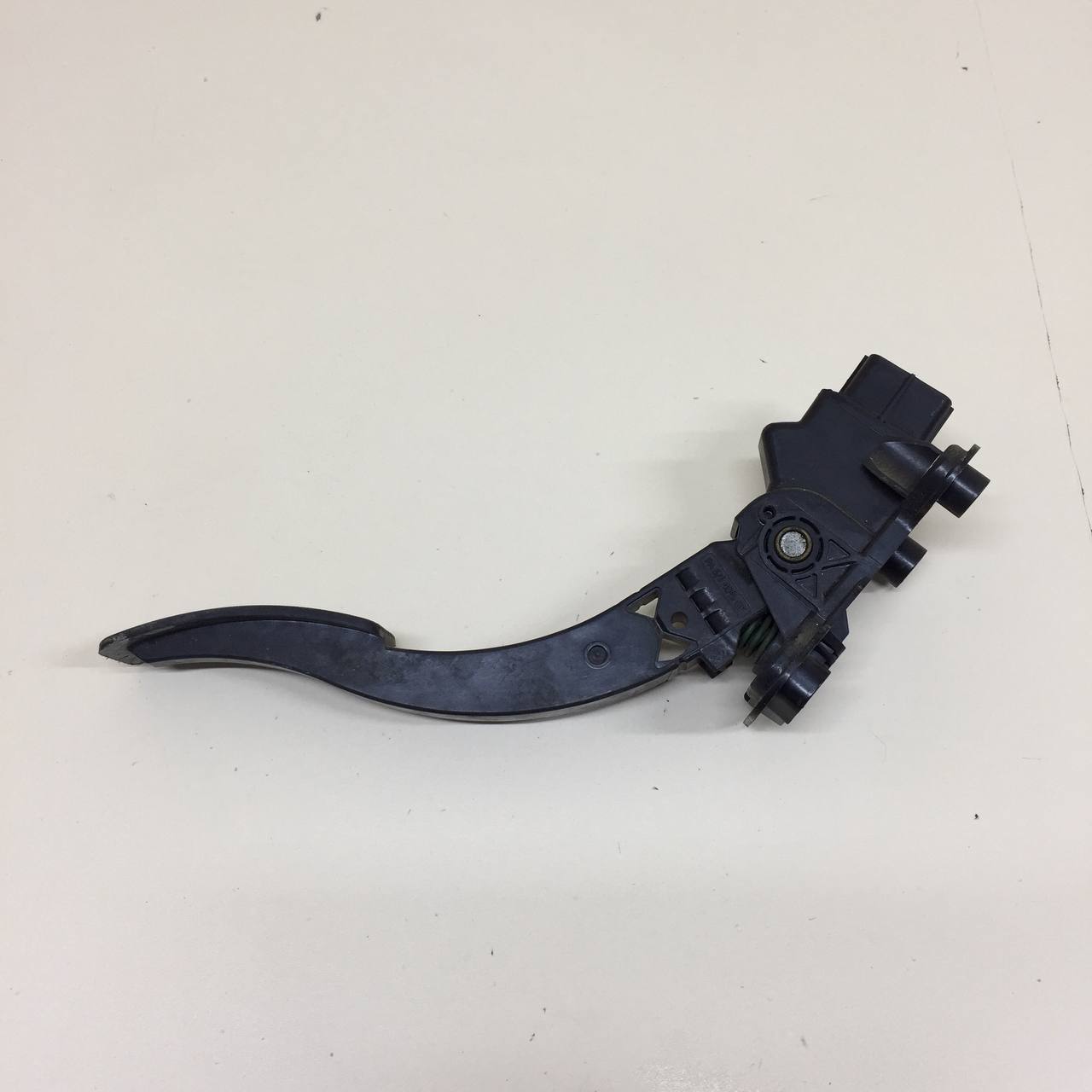 Педаль газа Mitsubishi Lancer X (CX, CY) 2007> Педаль газа Mitsubishi Lancer X (CX, CY) 2007>