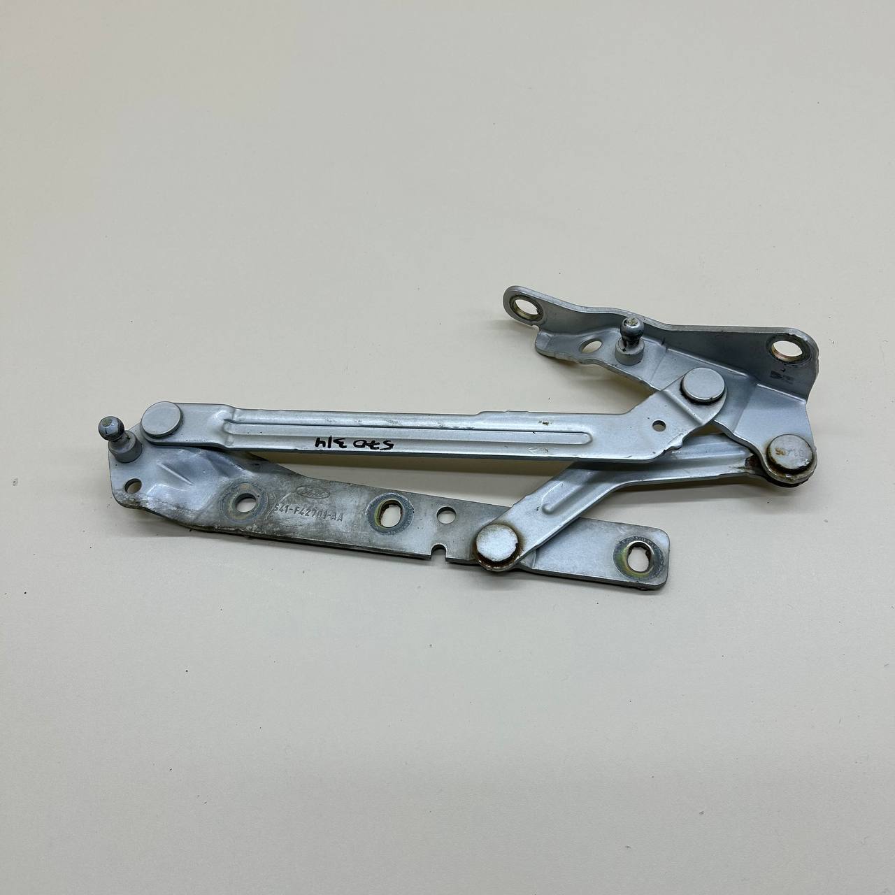 Петля крышки багажника Ford Focus 2 (DA) 2005-2008