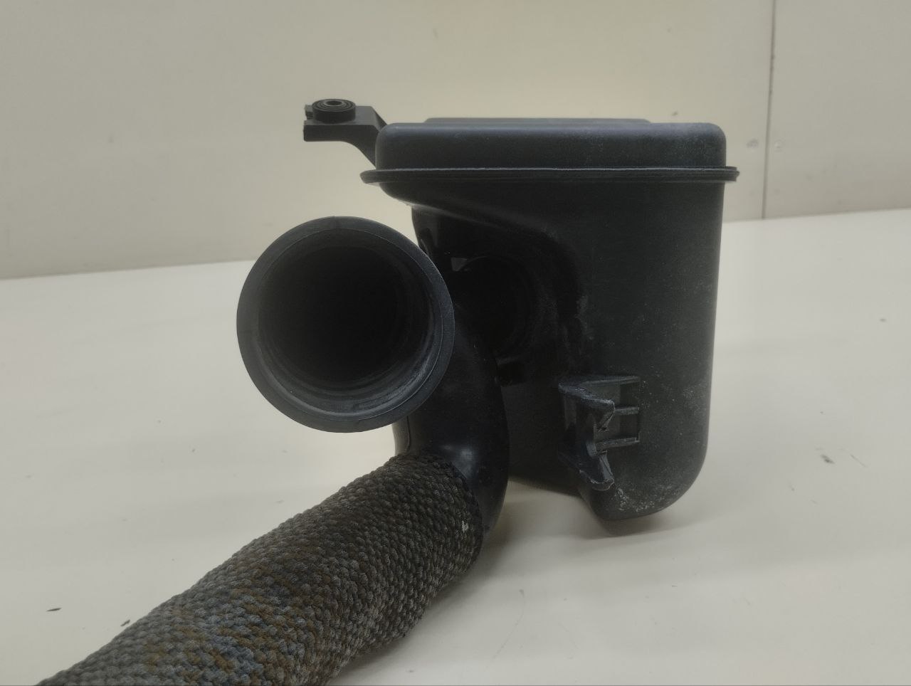 Резонатор воздушного фильтра Chevrolet Aveo T250 2005-2011